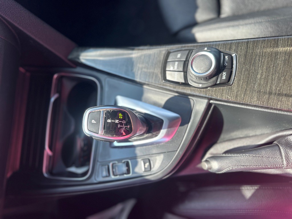 2016 BMW 3 Series Image 20