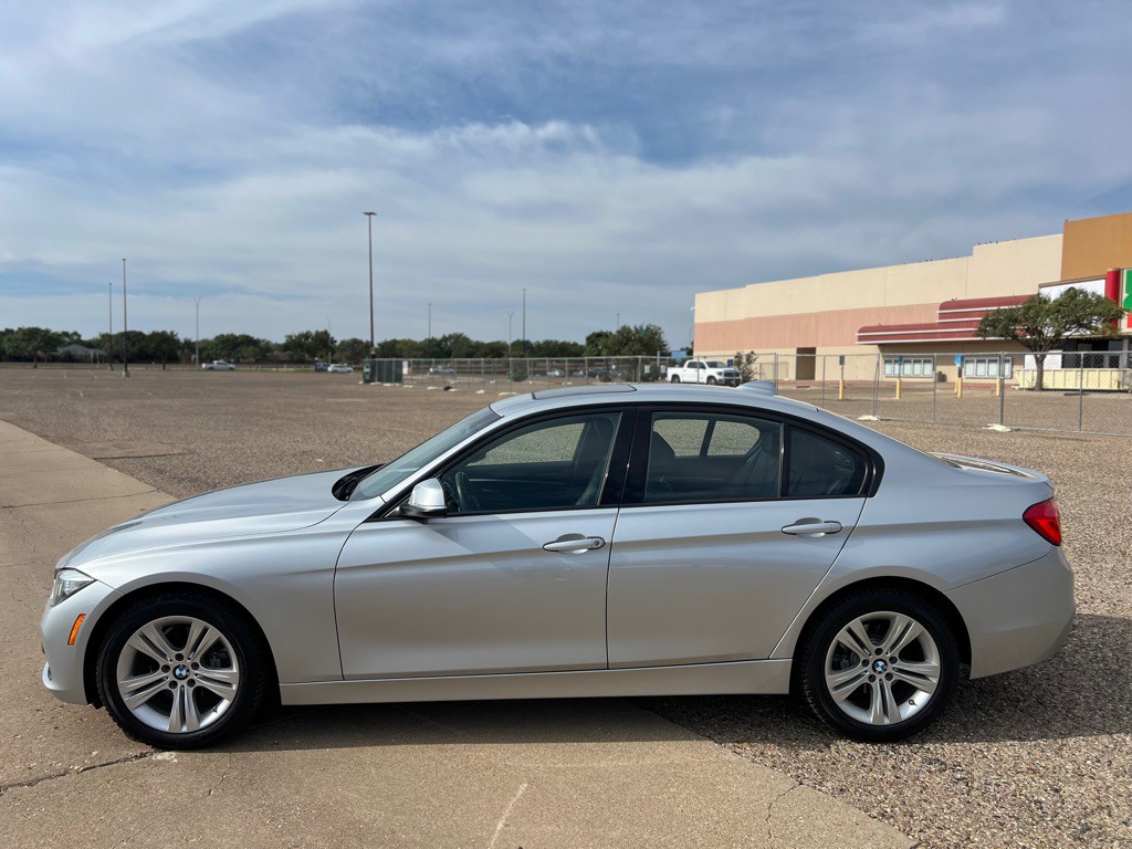 2016 BMW 3 Series Image 32