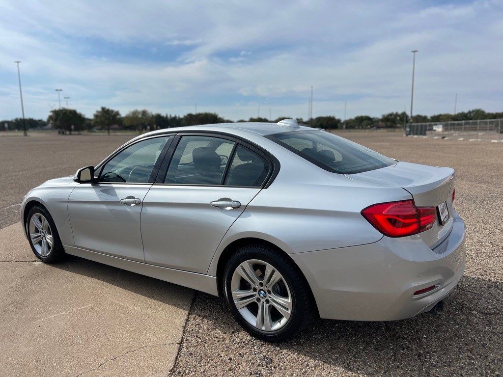 2016 BMW 3 Series Image 33