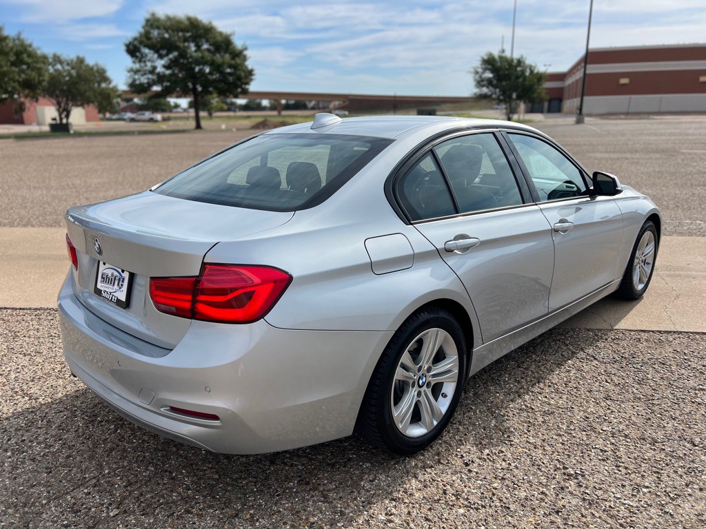 2016 BMW 3 Series Image 35