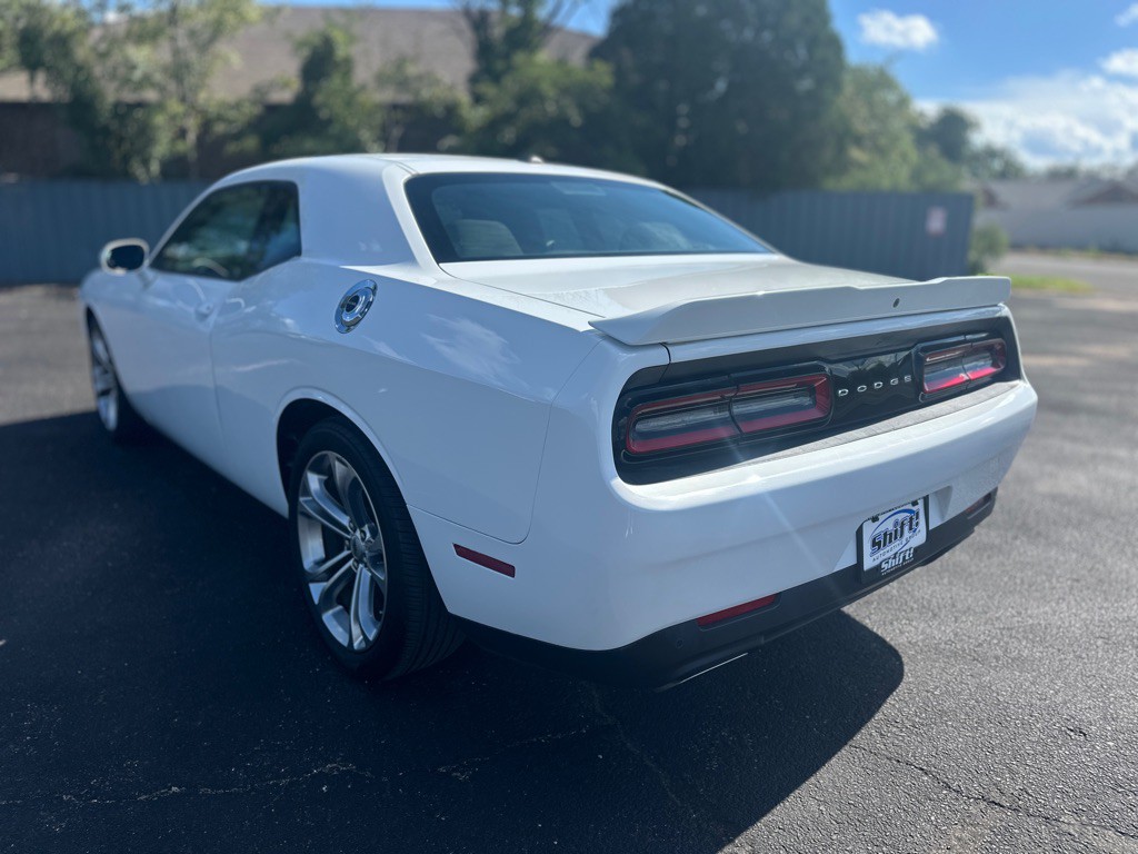 2022 Dodge Challenger Image 9