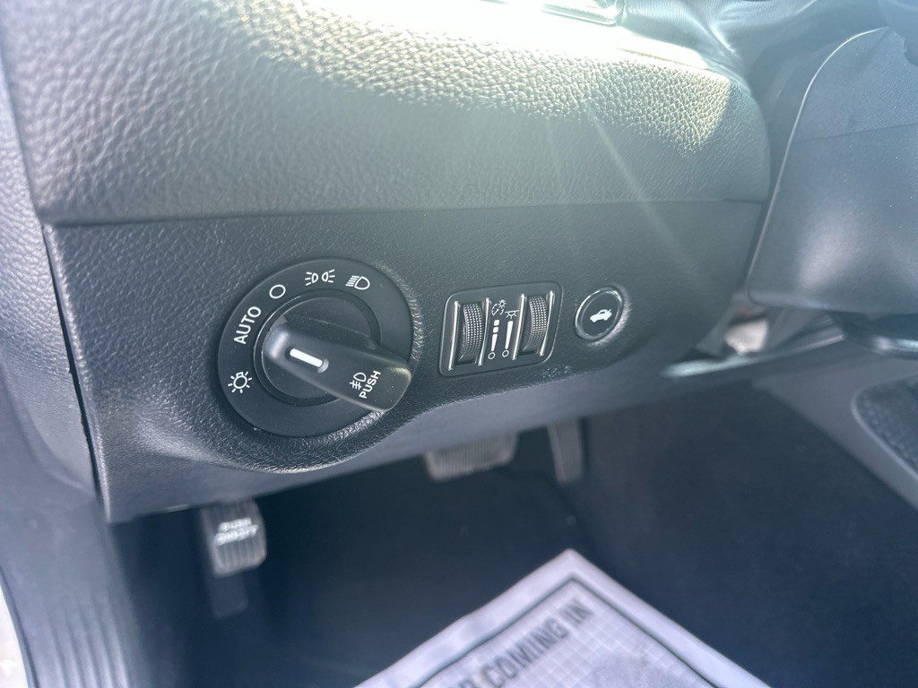 2022 Dodge Challenger Image 15