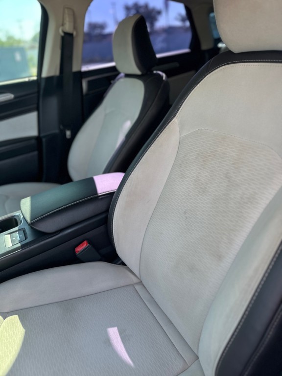 2020 Ford Fusion Image 16