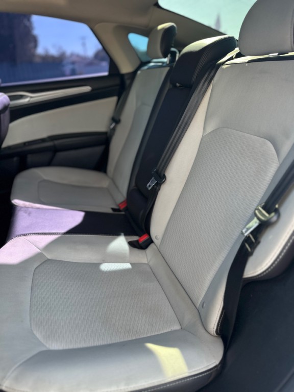 2020 Ford Fusion Image 25