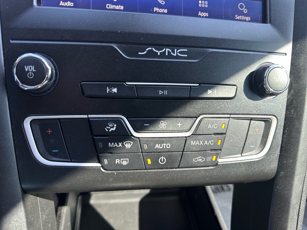 2020 Ford Fusion Image 19