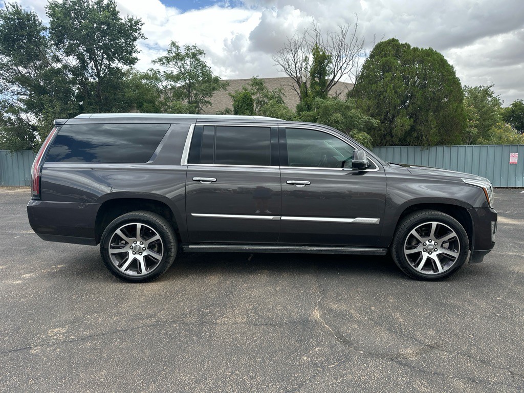 2016 Cadillac Escalade Image 4