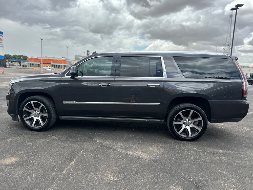 2016 Cadillac Escalade Image 8
