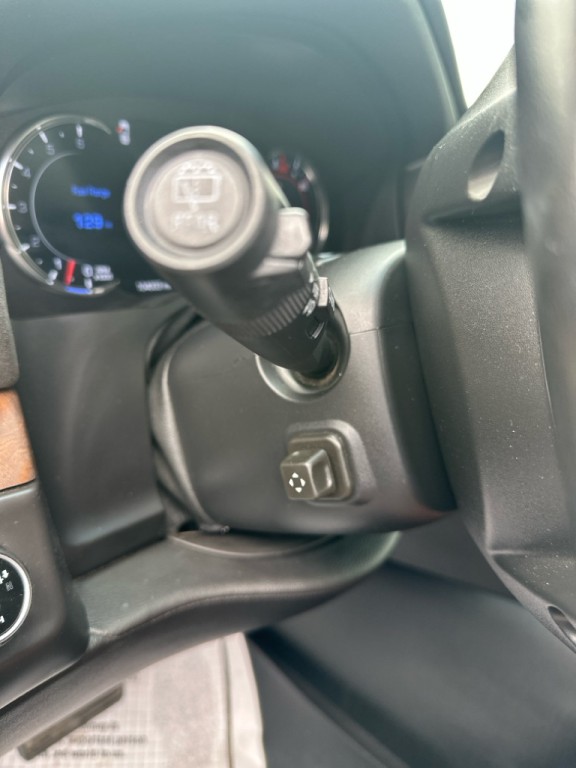 2016 Cadillac Escalade Image 15