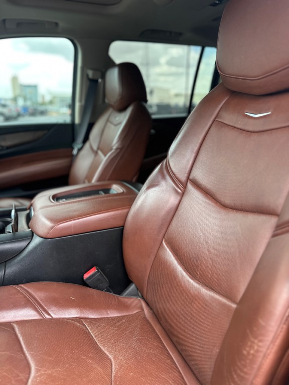 2016 Cadillac Escalade Image 16