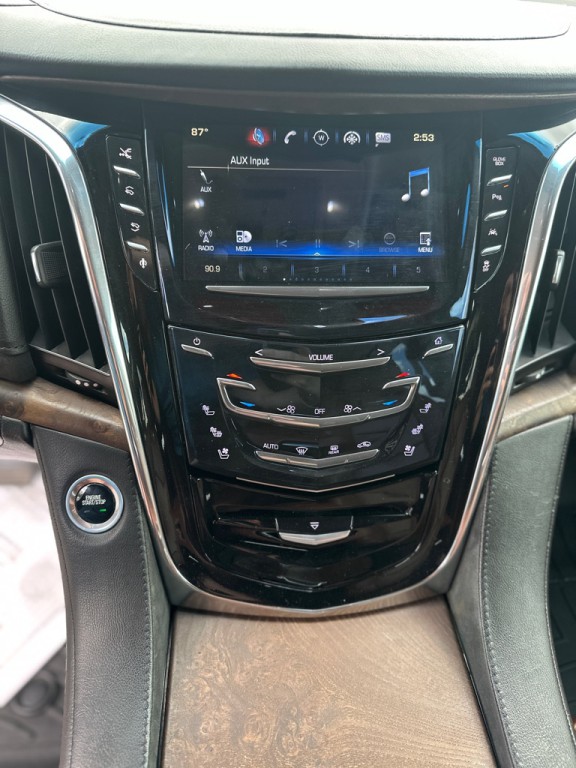 2016 Cadillac Escalade Image 19