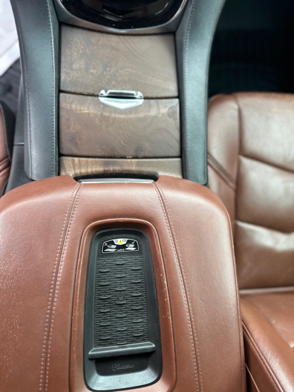 2016 Cadillac Escalade Image 20