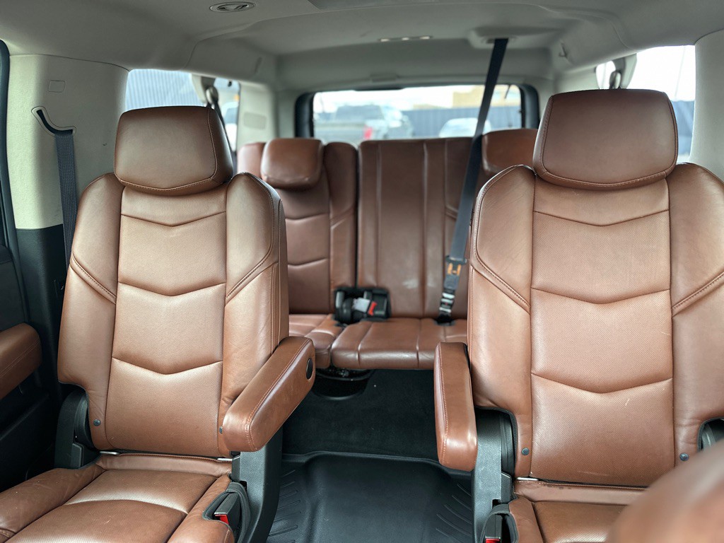 2016 Cadillac Escalade Image 22