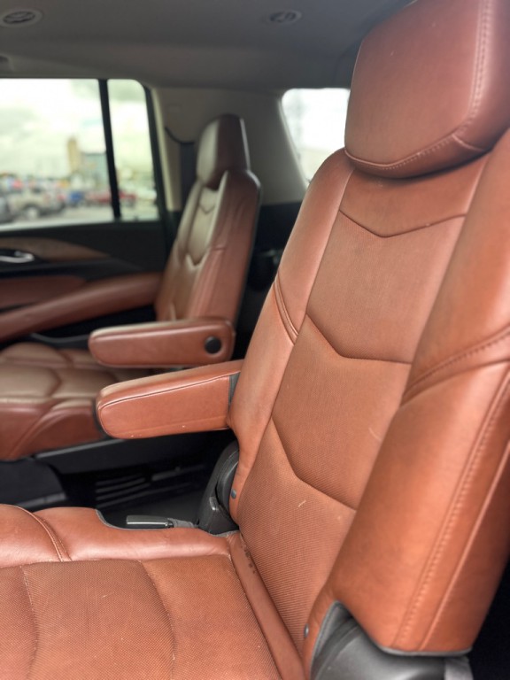 2016 Cadillac Escalade Image 24