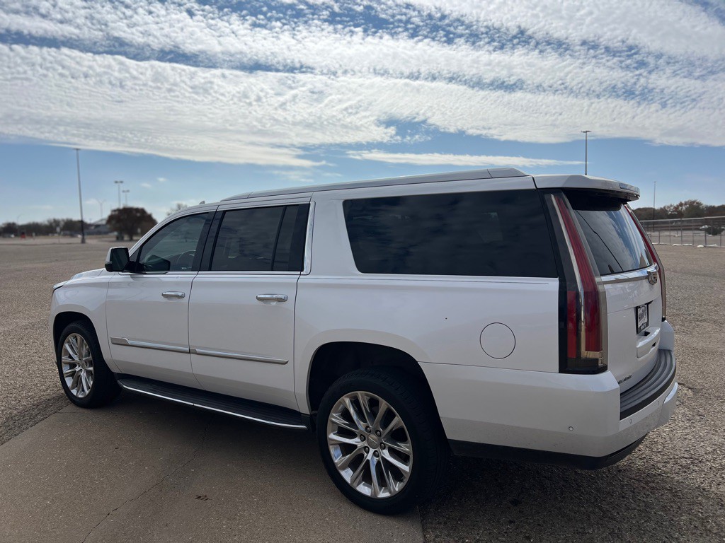 2020 Cadillac Escalade Image 5