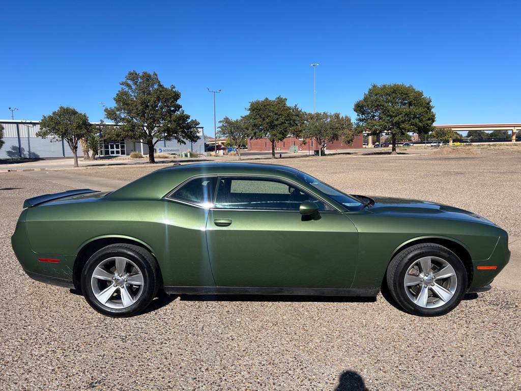 2021 Dodge Challenger Image 8