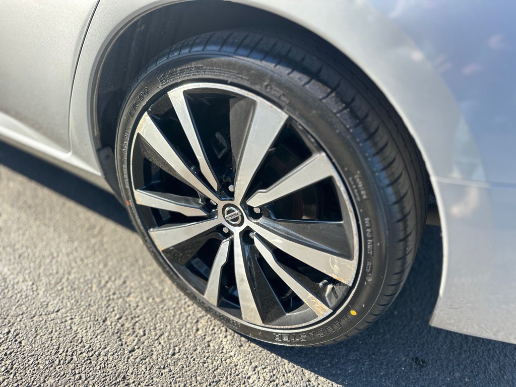 2021 Nissan Altima Image 10