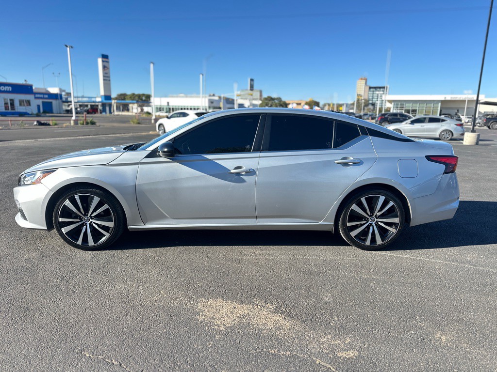 2021 Nissan Altima Image 11