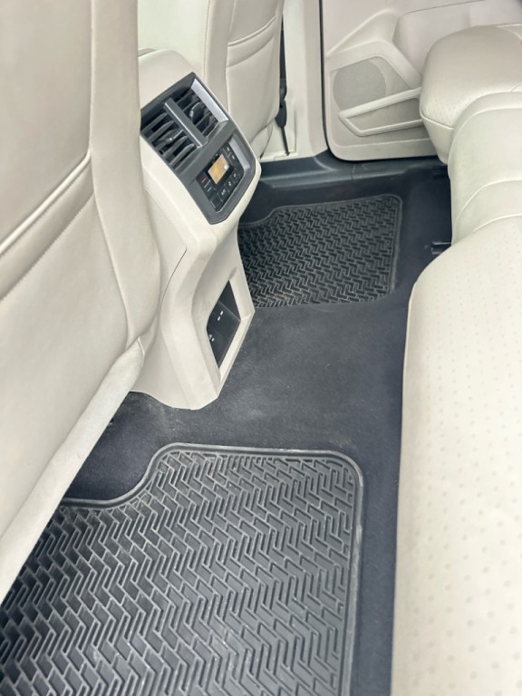 2022 Volkswagen Atlas Image 25