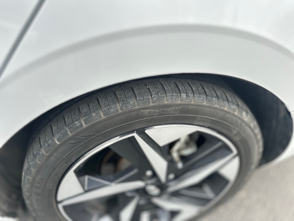 2021 Hyundai Elantra Image 16