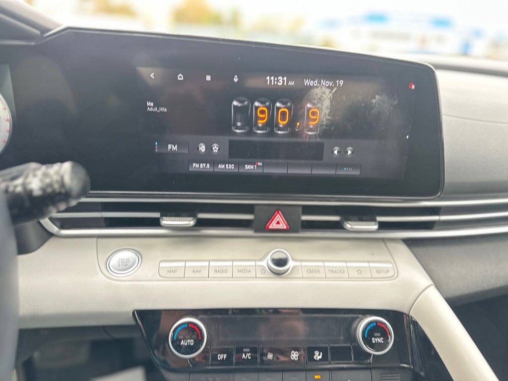 2021 Hyundai Elantra Image 22