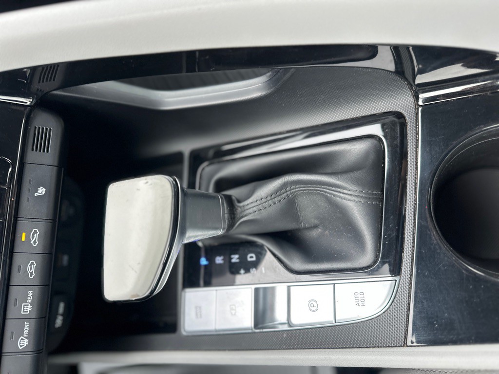 2021 Hyundai Elantra Image 24