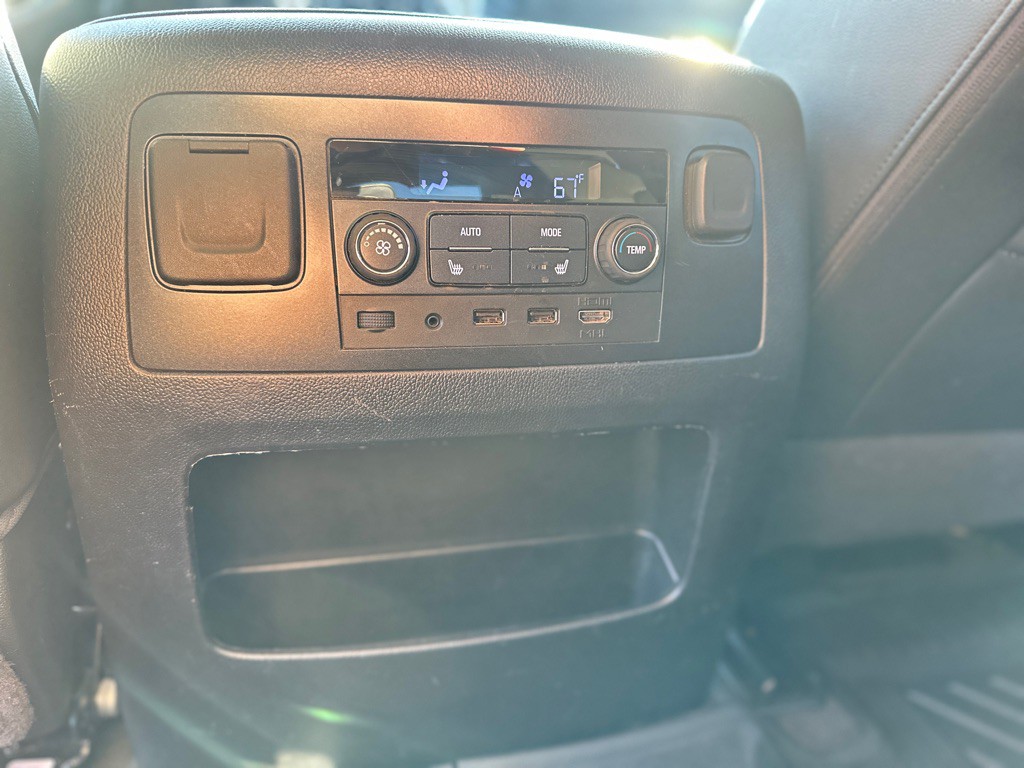 2020 GMC Yukon Image 28