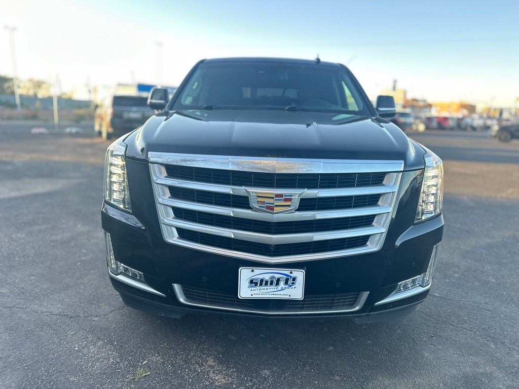 2016 Cadillac Escalade Image 2