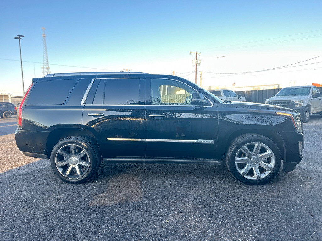 2016 Cadillac Escalade Image 5