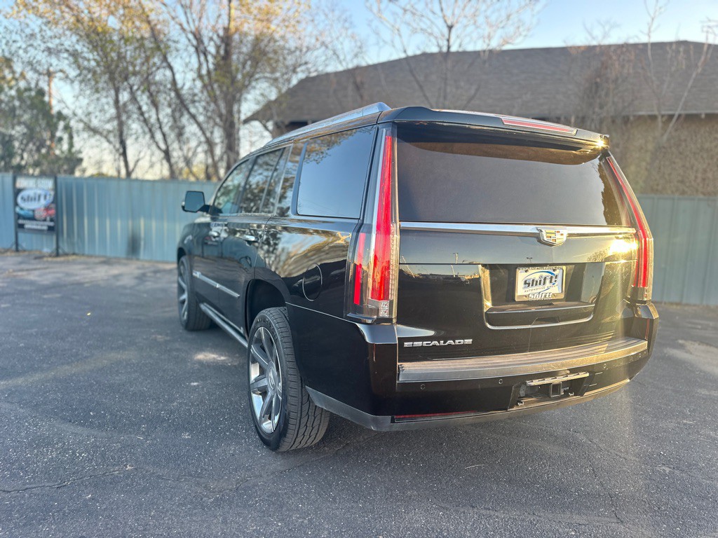 2016 Cadillac Escalade Image 10