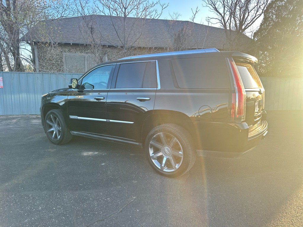 2016 Cadillac Escalade Image 12