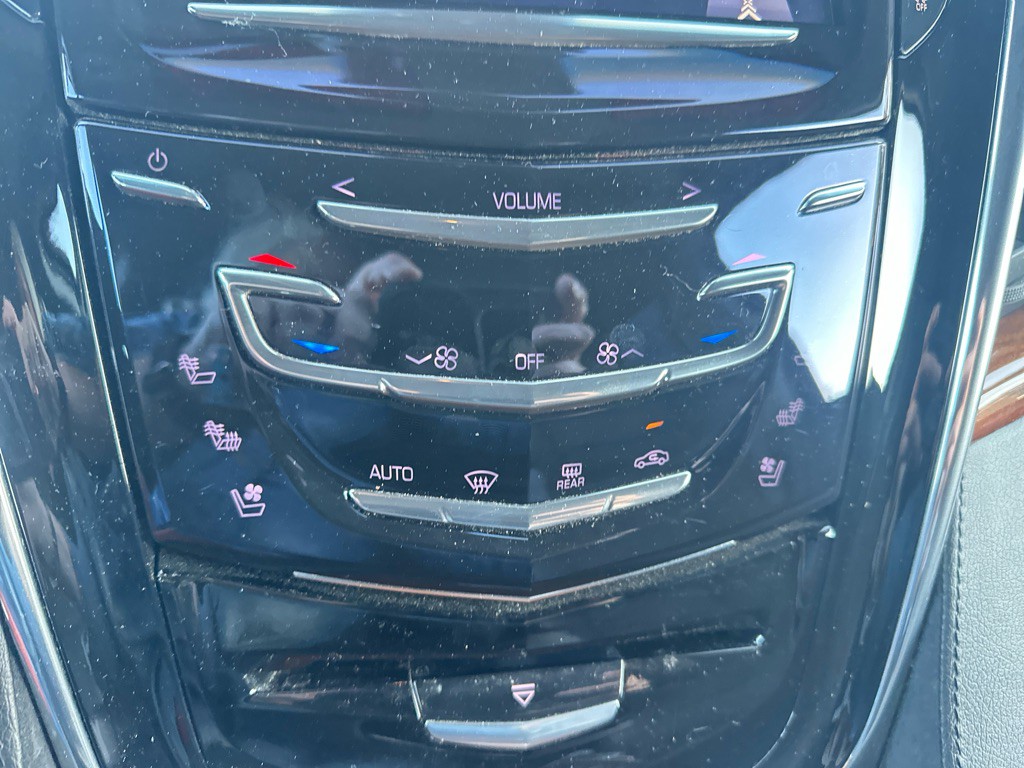 2016 Cadillac Escalade Image 24