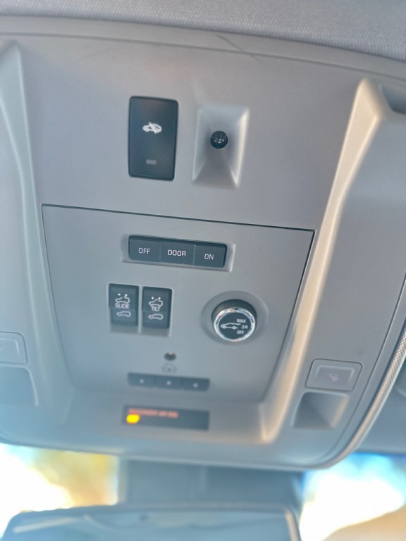 2016 Cadillac Escalade Image 26