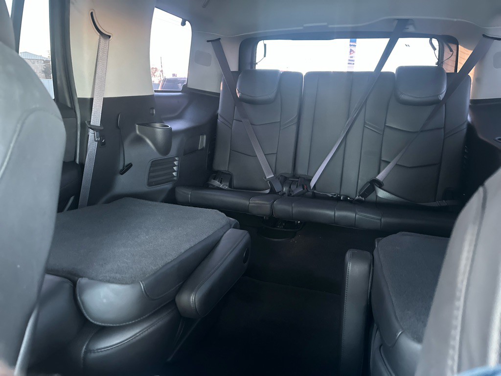 2016 Cadillac Escalade Image 27