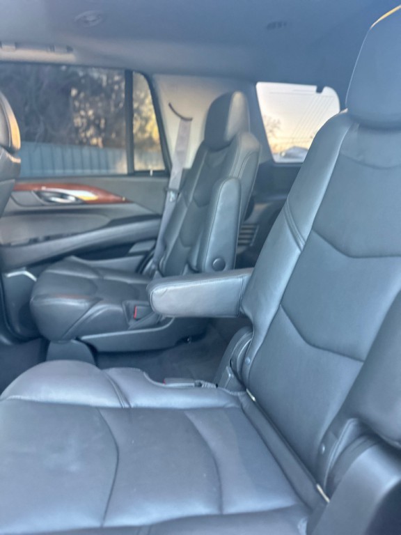 2016 Cadillac Escalade Image 30