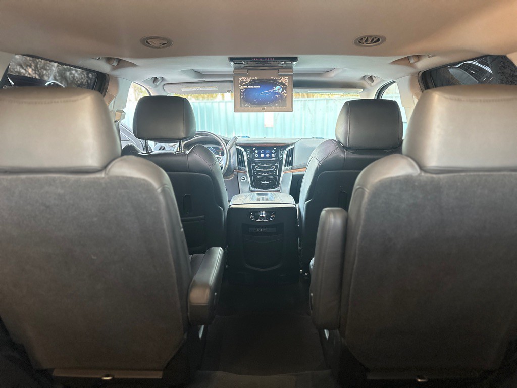 2016 Cadillac Escalade Image 34