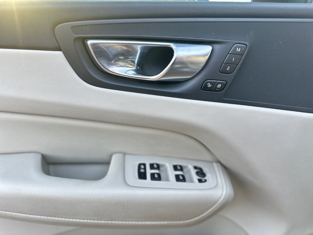 2021 Volvo XC60 Image 15