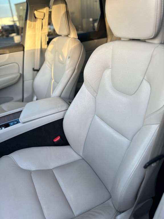2021 Volvo XC60 Image 16