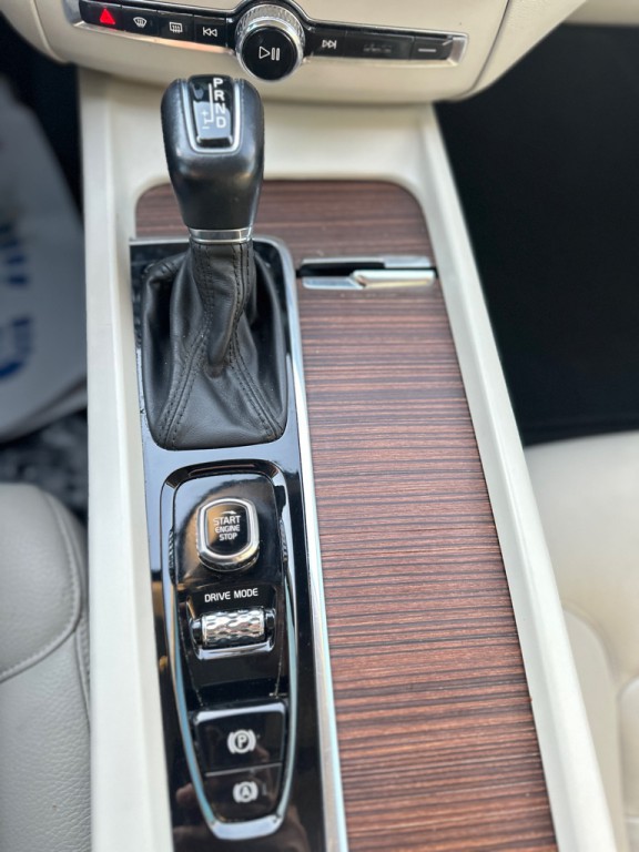 2021 Volvo XC60 Image 22