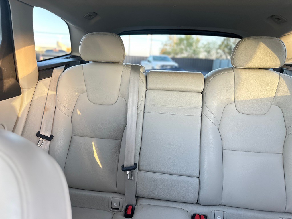 2021 Volvo XC60 Image 25