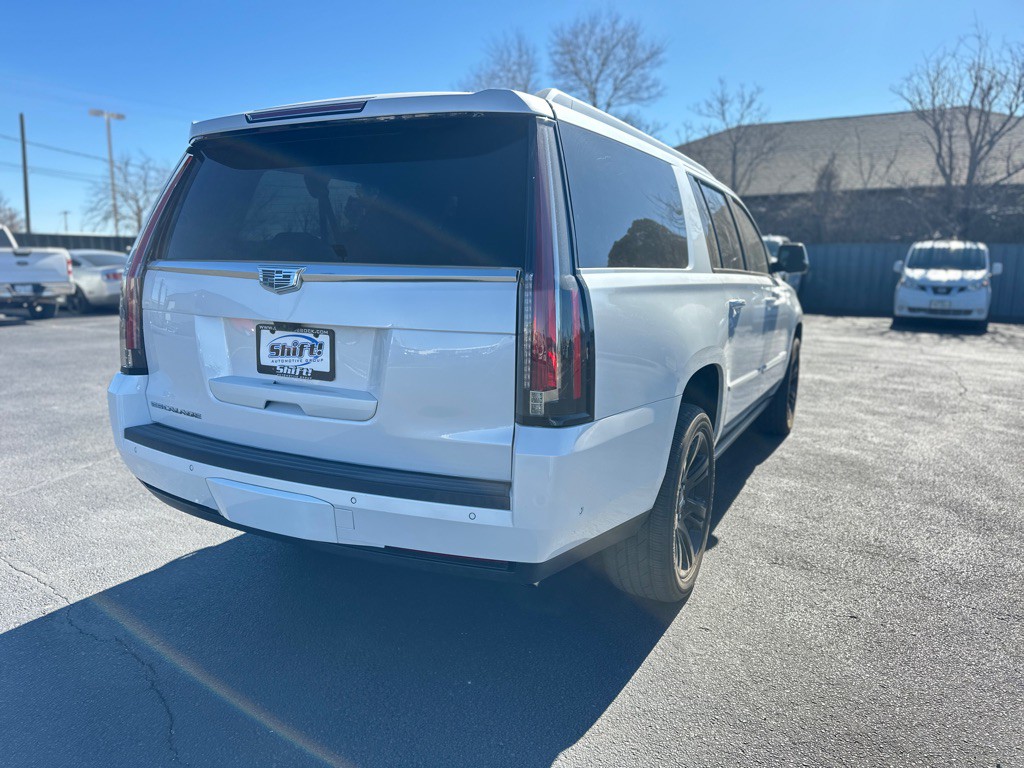 2019 Cadillac Escalade Image 8