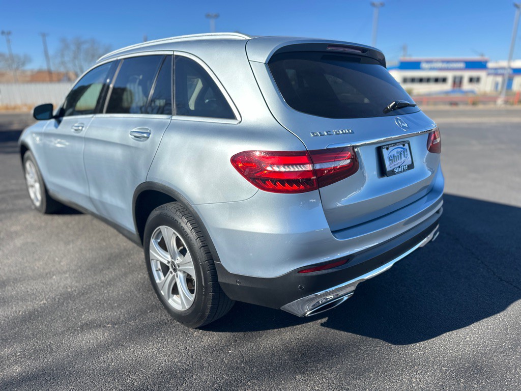 2018 Mercedes-Benz GLC-Class Image 9