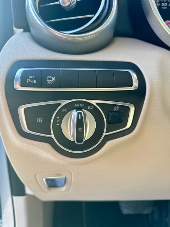 2018 Mercedes-Benz GLC-Class Image 18