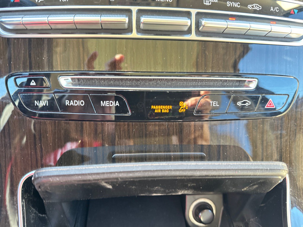 2018 Mercedes-Benz GLC-Class Image 25