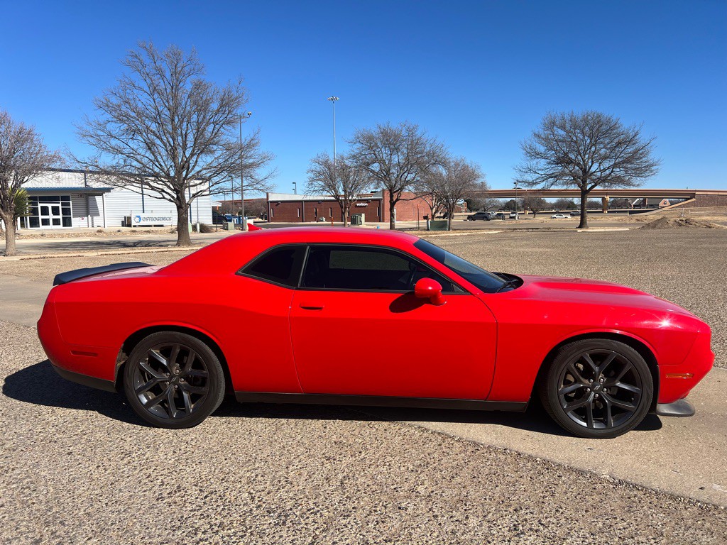 2022 Dodge Challenger Image 8