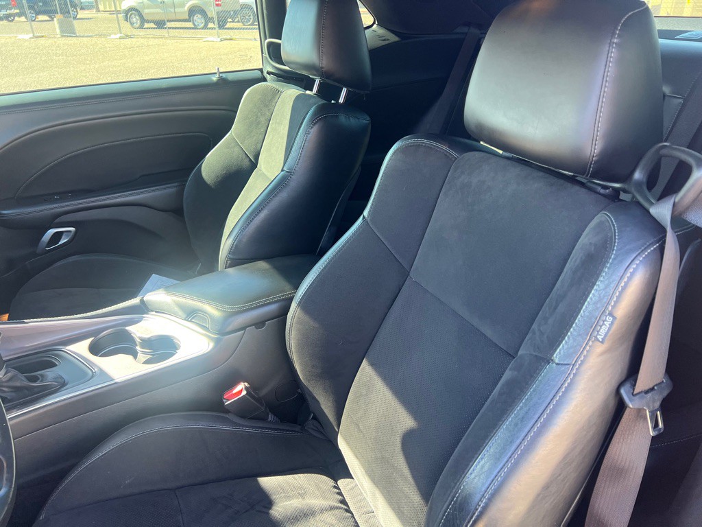 2022 Dodge Challenger Image 12