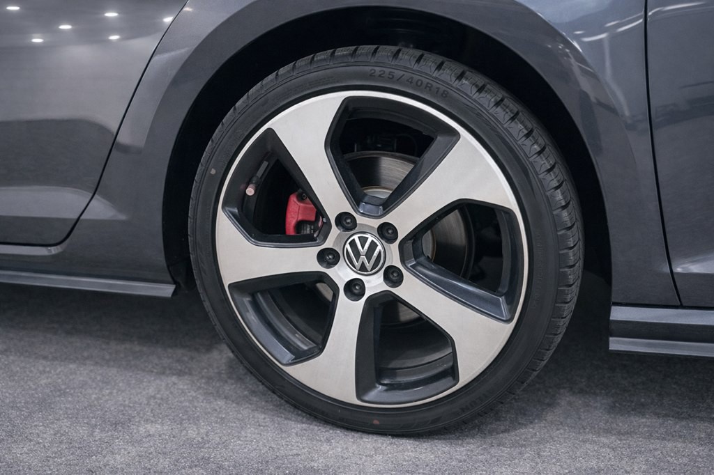 2018 Volkswagen GTI Image 9