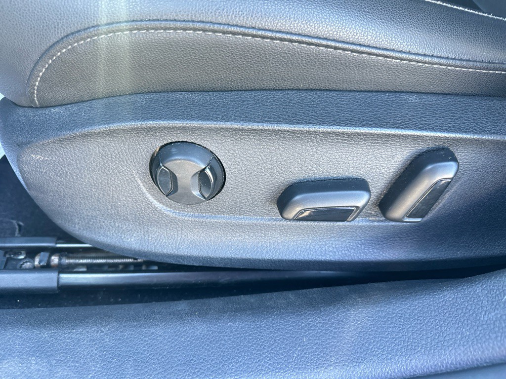 2021 Volkswagen Passat Image 17