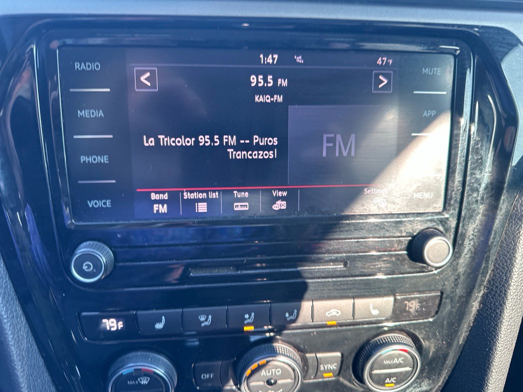 2021 Volkswagen Passat Image 22