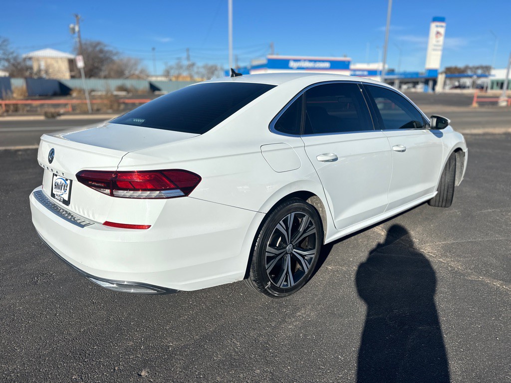 2021 Volkswagen Passat Image 5