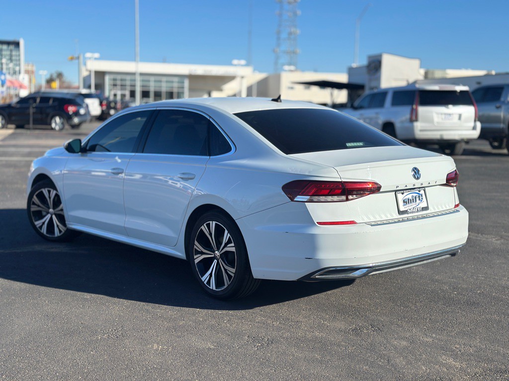 2021 Volkswagen Passat Image 9